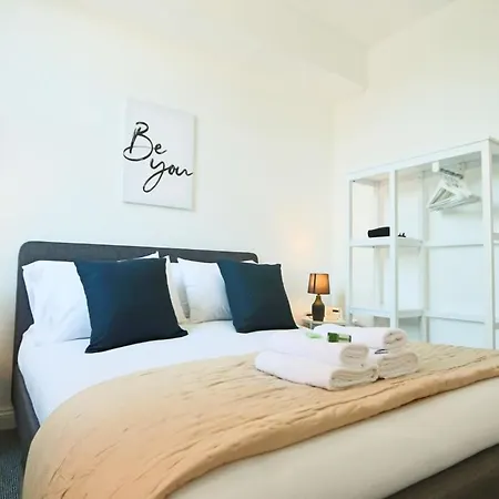 דירה Lovely Salisbury 1 Bedroom Flat בריסטול