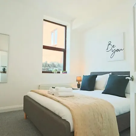 Lovely Salisbury 1 Bedroom Flat Апартаменти